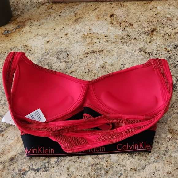 Calvin Klein PLAID Red & Black Printed Bra. NEW. Lightly Lined - Picture 10 of 12